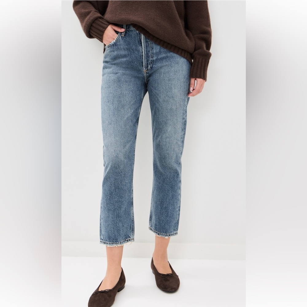 RILEY HIGH RISE STRAIGHT CROP
IN FREQUENCY